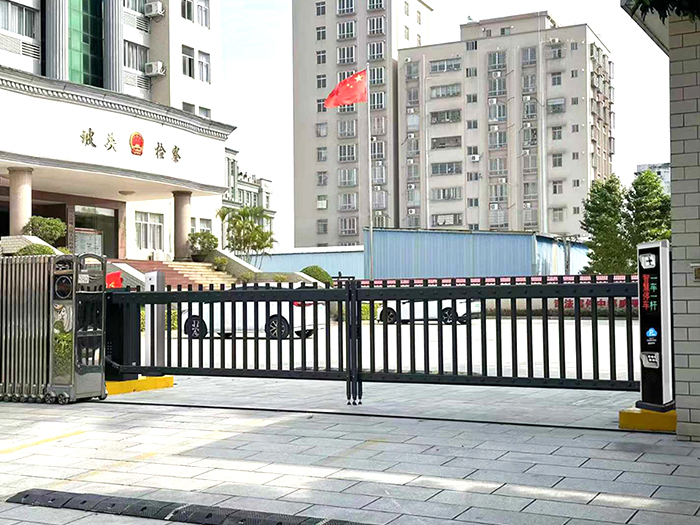 某單位采用 “安快” 車牌識別系統