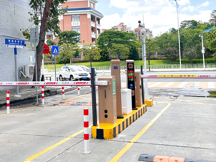 某工業園區采用 “安快” 車牌識別系統